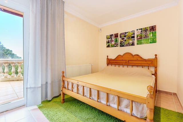 Chalet de 5 habitaciones en Cala Ratjada, Capdepera en venta con piscina garaje - 1.650.000 € (Ref: 8288844)