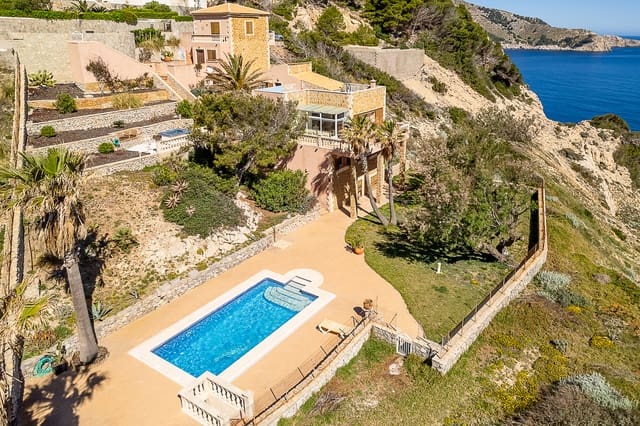 5 soveværelse Villa til salg i Cala Ratjada, Capdepera med swimmingpool garage - € 1.650.000 (Ref: 8288844)