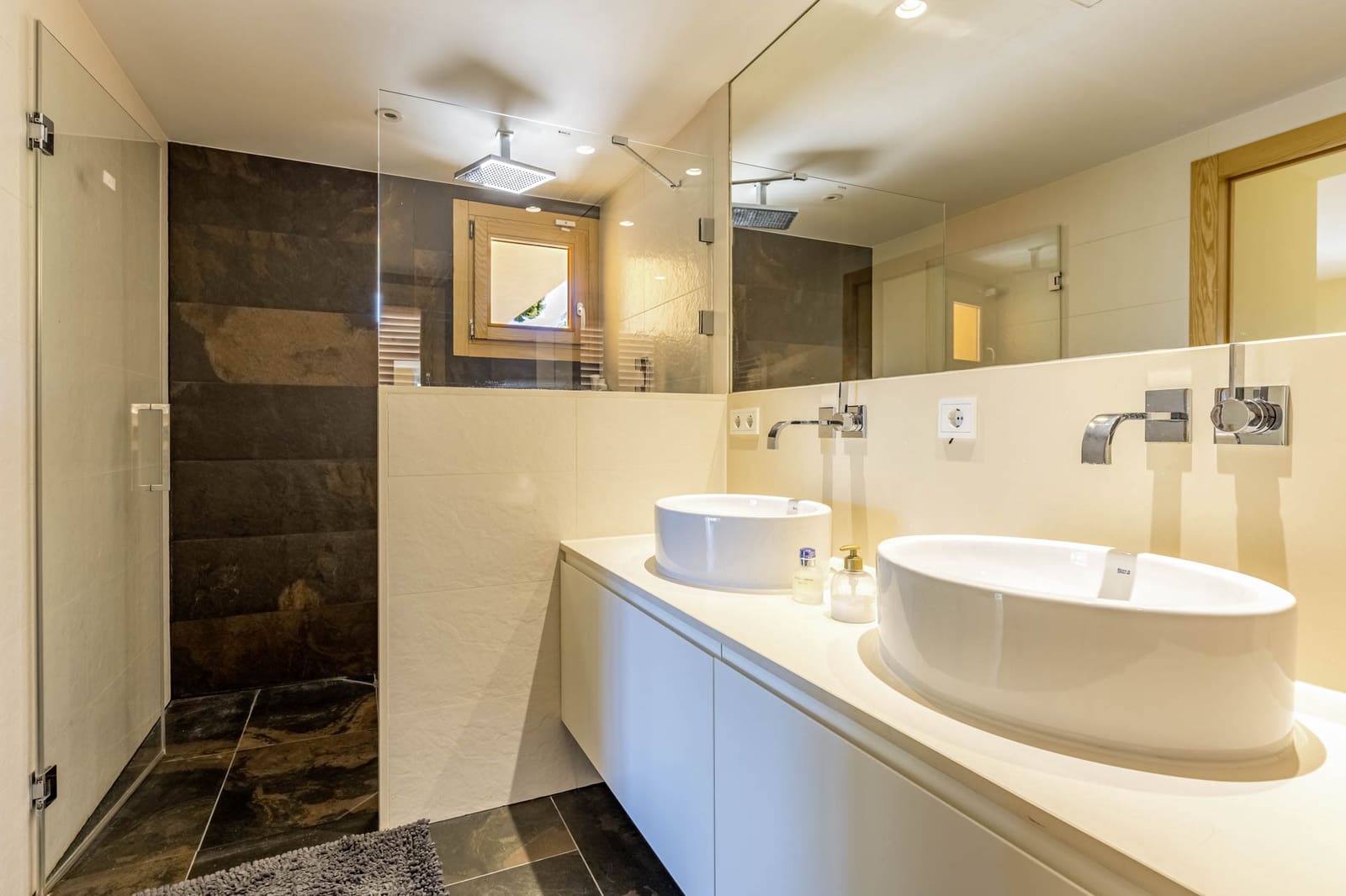 5 soverom Villa til salgs i Cala Ratjada med svømmebasseng garasje - € 3 900 000 (Ref: 8537570)