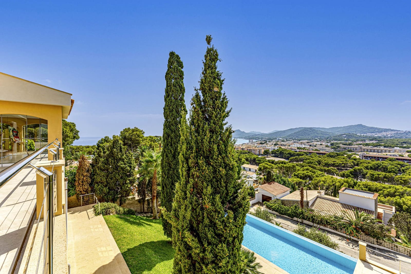 5 soverom Villa til salgs i Cala Ratjada med svømmebasseng garasje - € 3 900 000 (Ref: 8537570)