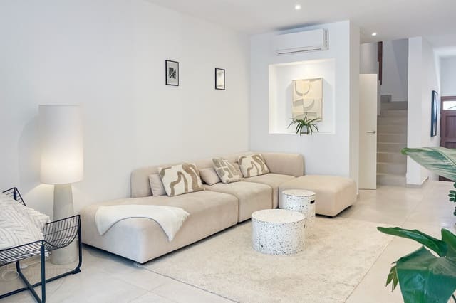 Maison de Ville de 3 chambres à louer à Capdepera - 1 800 € (Ref: 8581099)