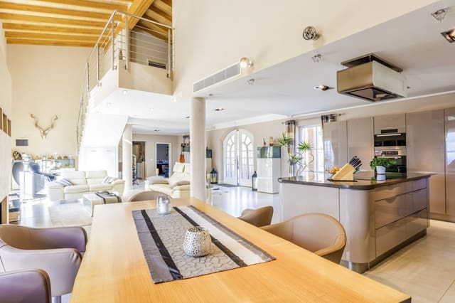 3 sypialnia Willa na sprzedaż w Son Macia, Manacor z basenem - 2 700 000 € (Ref: 8705404)