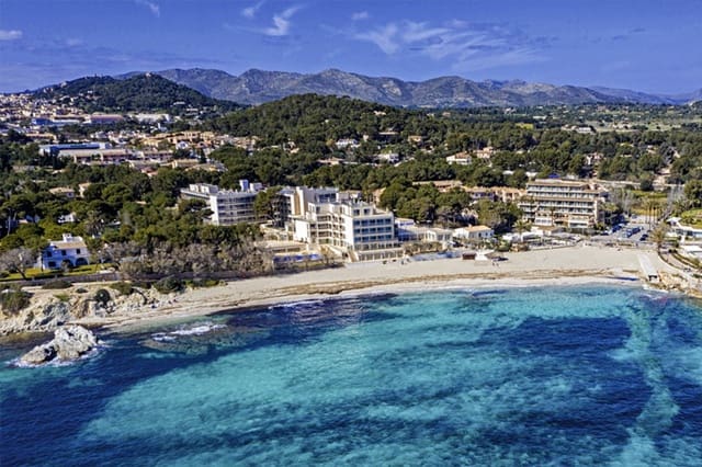 2 soveværelse Lejlighed til salg i Cala Ratjada, Capdepera med swimmingpool - € 569.000 (Ref: 8759049)