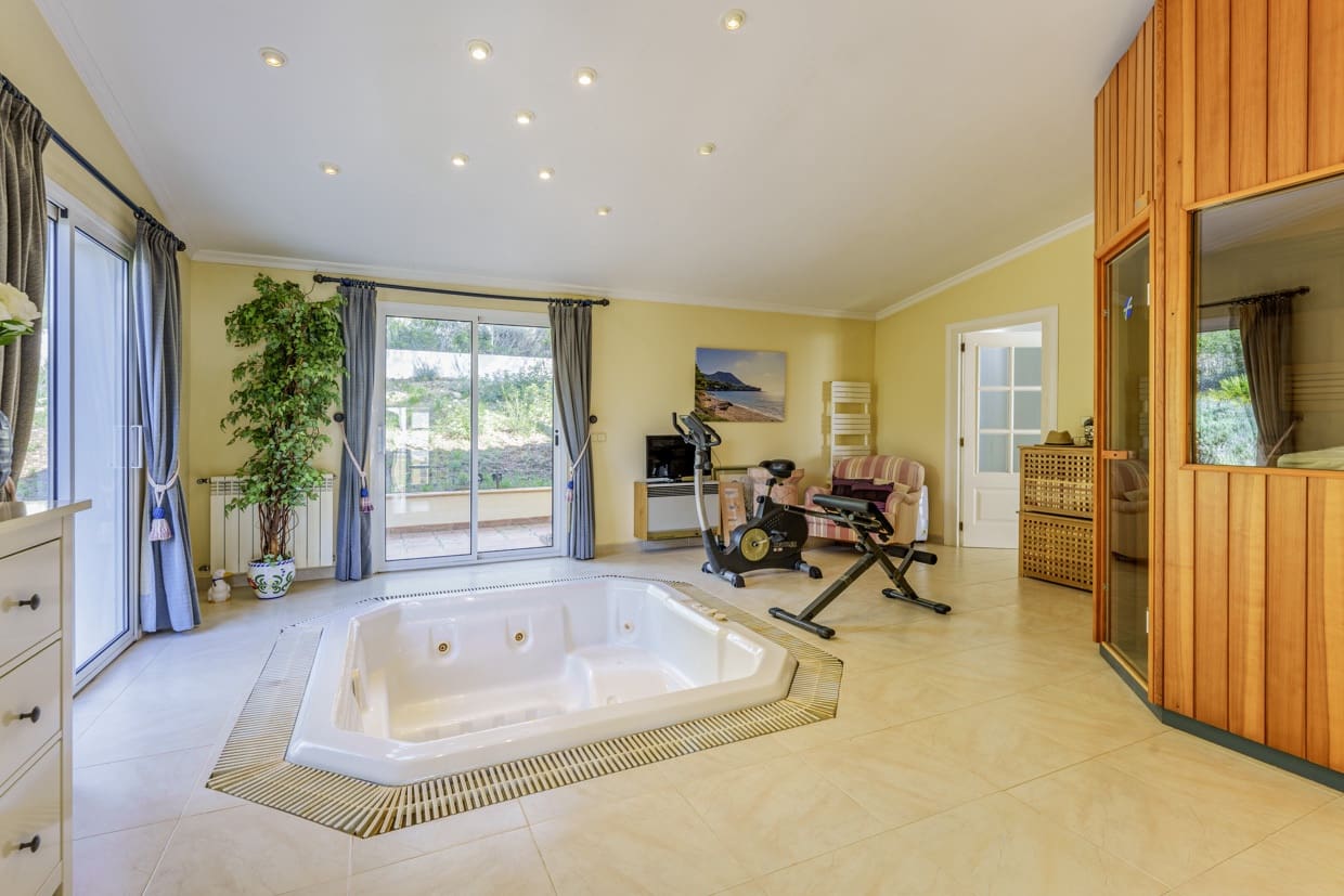 3 soveværelse Villa til salg i Costa de los Pinos med swimmingpool garage - € 2.980.000 (Ref: 8765767)