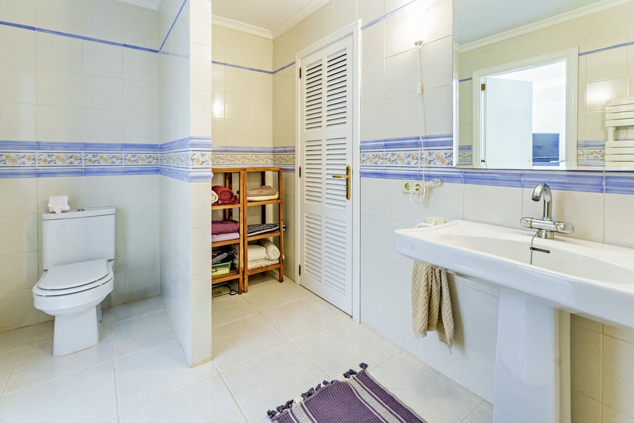 3 soveværelse Villa til salg i Costa de los Pinos med swimmingpool garage - € 2.980.000 (Ref: 8765767)