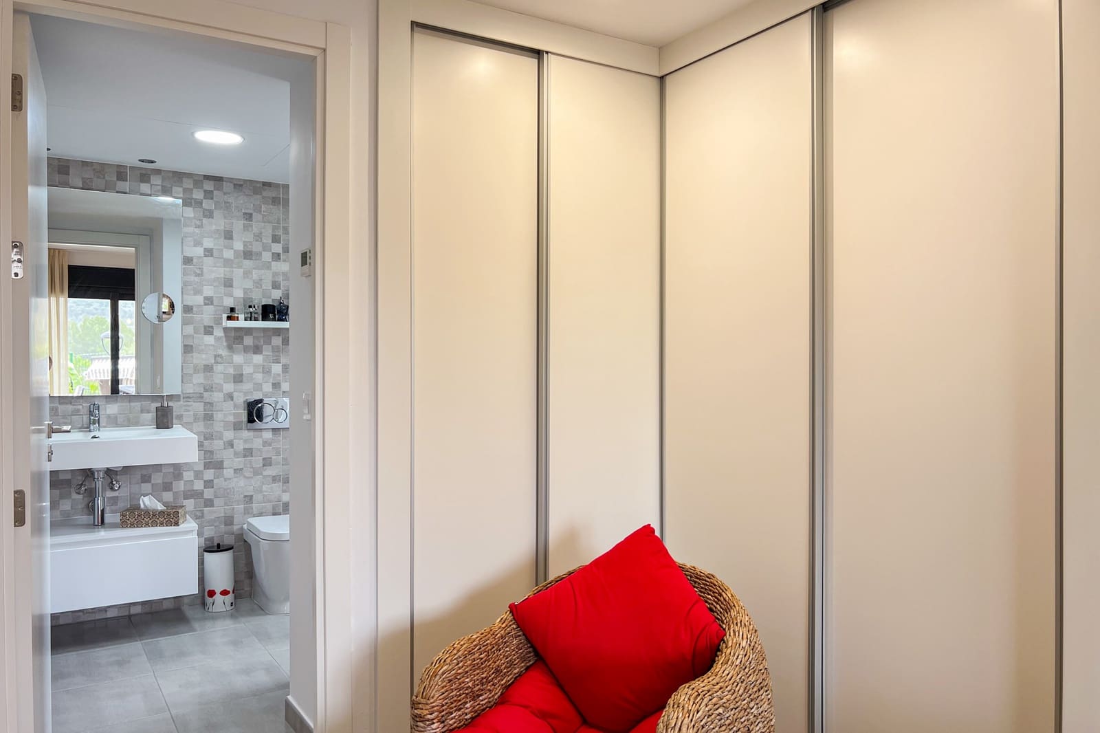 3 soveværelse Lejlighed til salg i Font de Sa Cala / Font de La Cala med swimmingpool - € 830.000 (Ref: 8924888)