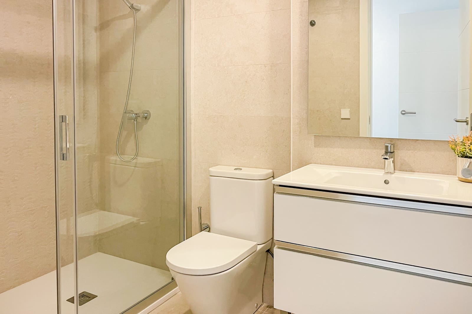 2 bedroom Apartment for sale in Cala Ratjada with pool - € 420,000 (Ref: 9015914)