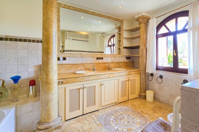 6 sovrum Villa till salu i Capdepera med pool - 1 590 000 € (Ref: 9081291)