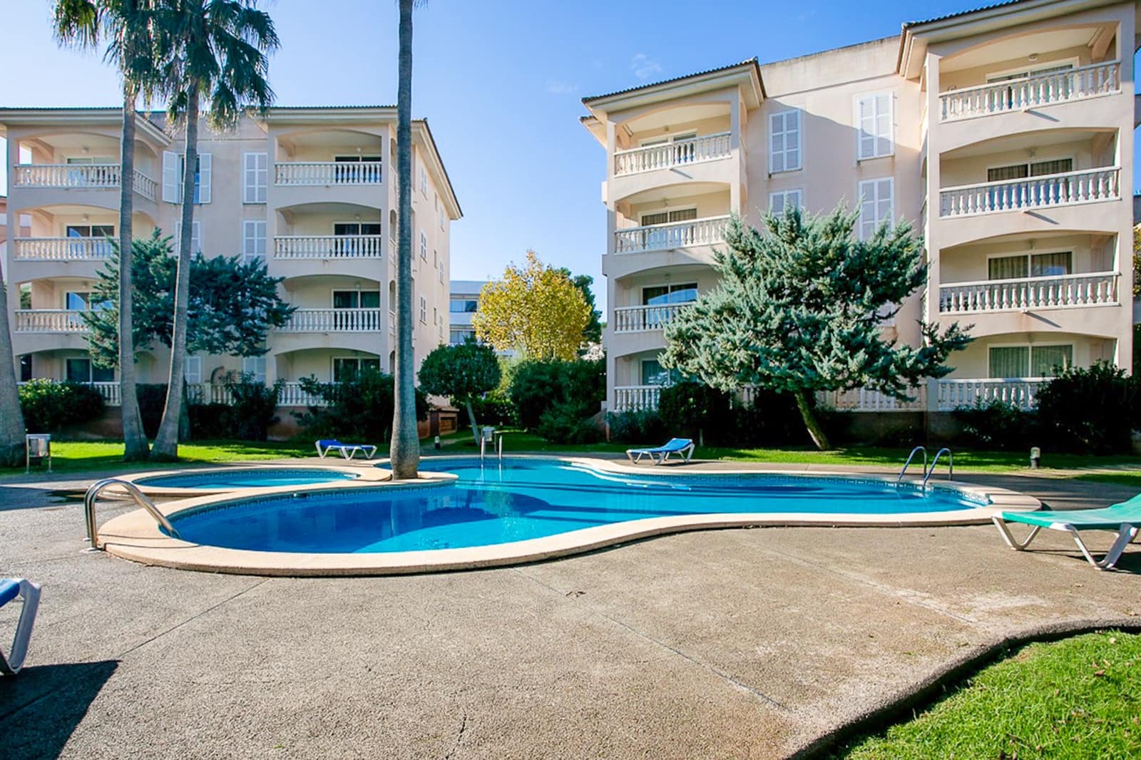 2 bedroom Apartment for rent in Canyamel with pool - € 1,500 (Ref: 9158403)