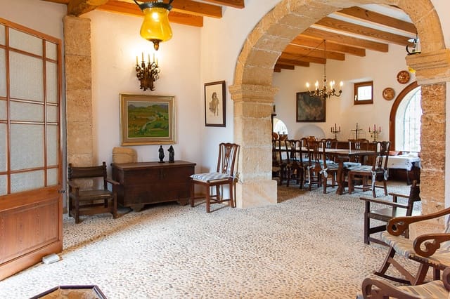 6 soveværelse Finca/Landehus til salg i Artà med garage - € 6.000.000 (Ref: 9263011)