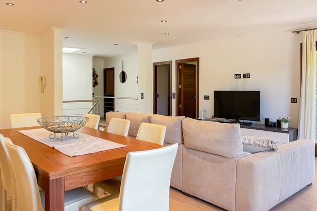 Chalet de 4 habitaciones en Font de Sa Cala / Font de La Cala, Capdepera en alquiler con piscina - 3.400 € (Ref: 9263012)