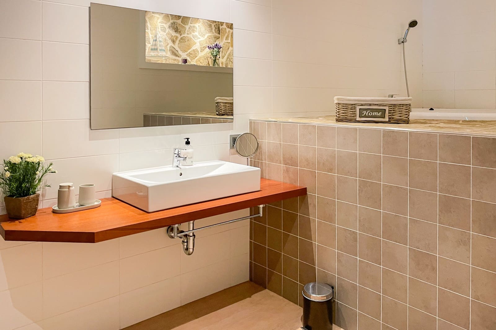 4 bedroom Villa for rent in Font de Sa Cala / Font de La Cala with pool - € 3,400 (Ref: 9263012)