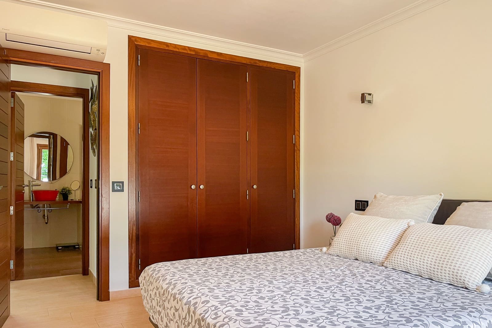 4 bedroom Villa for rent in Font de Sa Cala / Font de La Cala with pool - € 3,400 (Ref: 9263012)