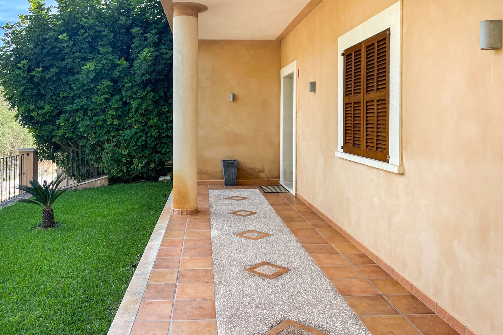 4 bedroom Villa for rent in Font de Sa Cala / Font de La Cala with pool - € 3,400 (Ref: 9263012)