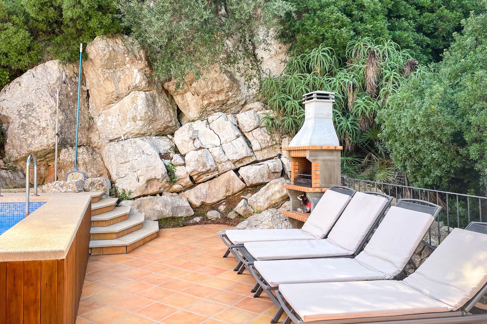 4 bedroom Villa for rent in Font de Sa Cala / Font de La Cala with pool - € 3,400 (Ref: 9263012)