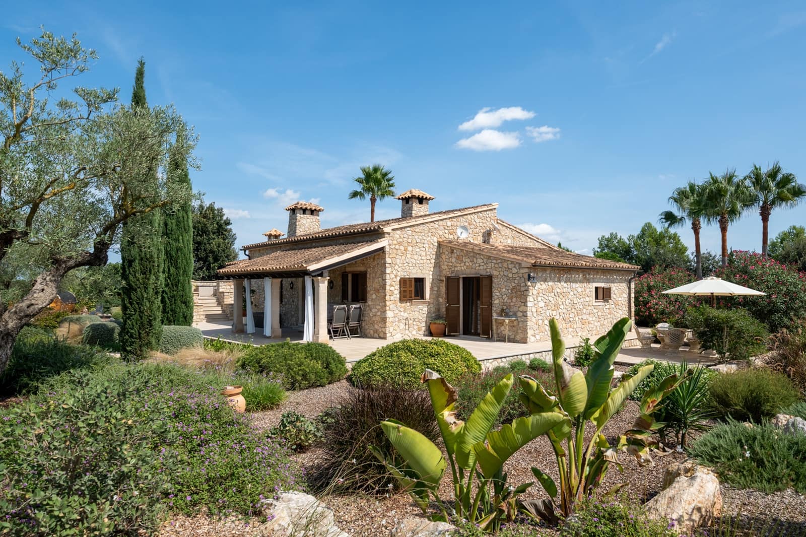 2 bedroom Finca/Country House for sale in Montuiri with pool - € 1,790,000 (Ref: 9271763)