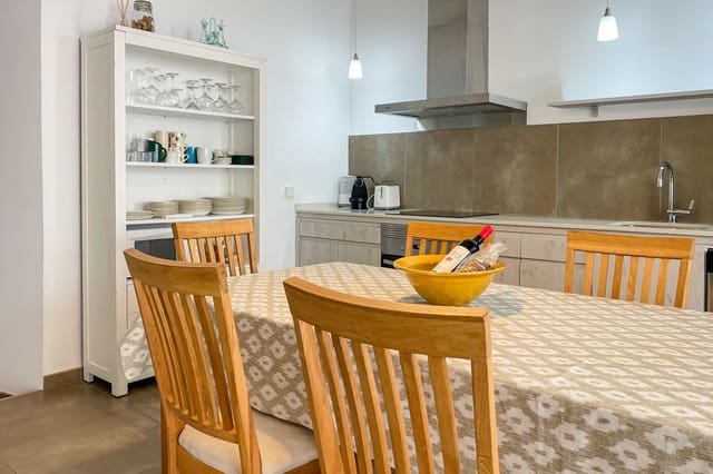 3 soveværelse Byhus til leje i Artà med swimmingpool - € 2.300 (Ref: 9296399)