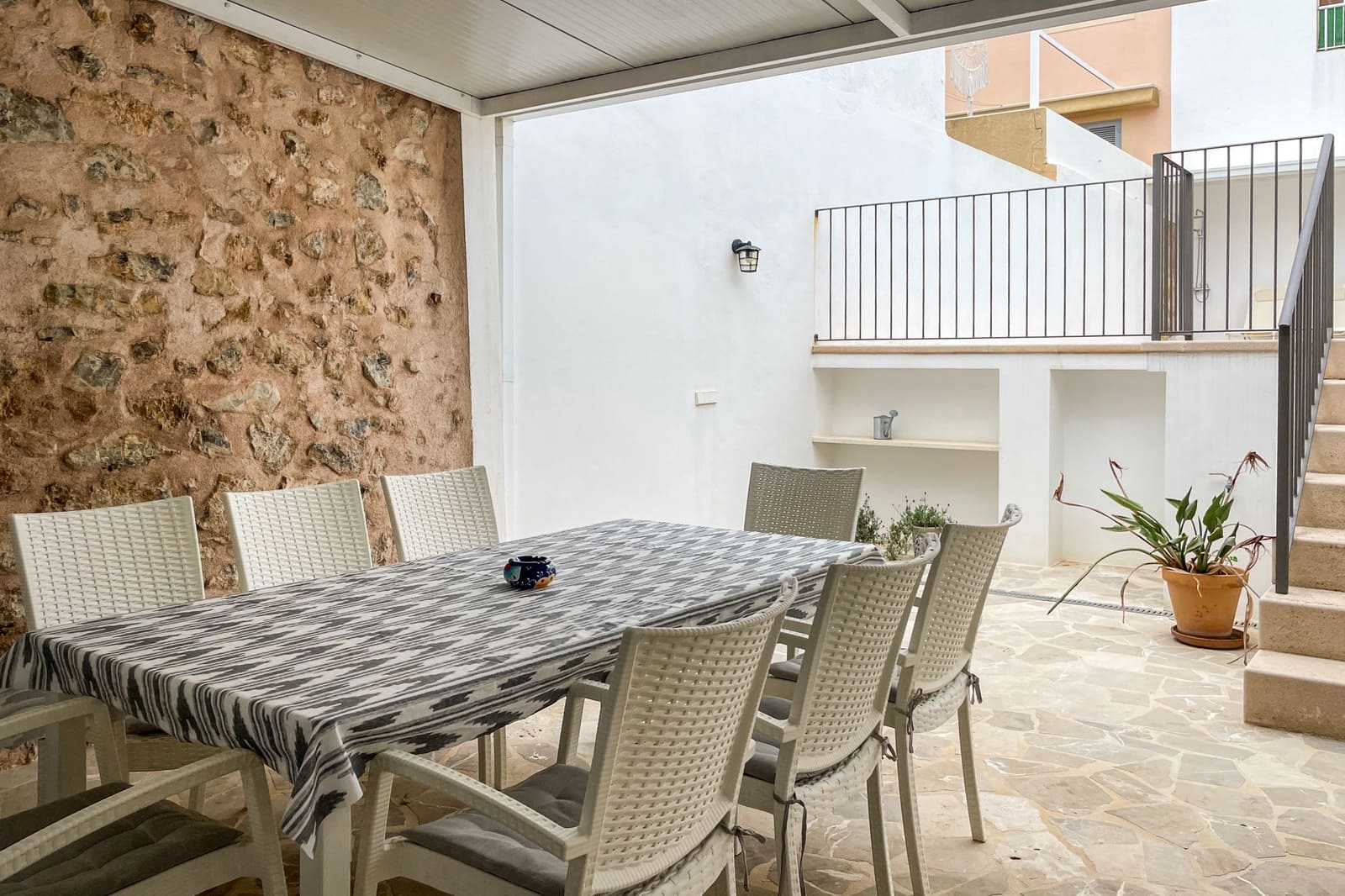 3 soveværelse Byhus til leje i Arta med swimmingpool - € 2.300 (Ref: 9296399)