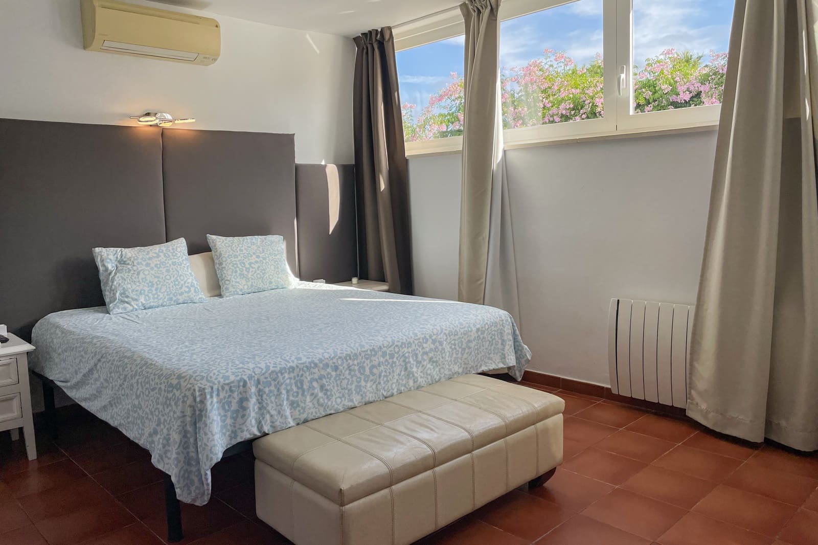 6 bedroom Villa for sale in Llucmajor with pool - € 1,500,000 (Ref: 9298866)