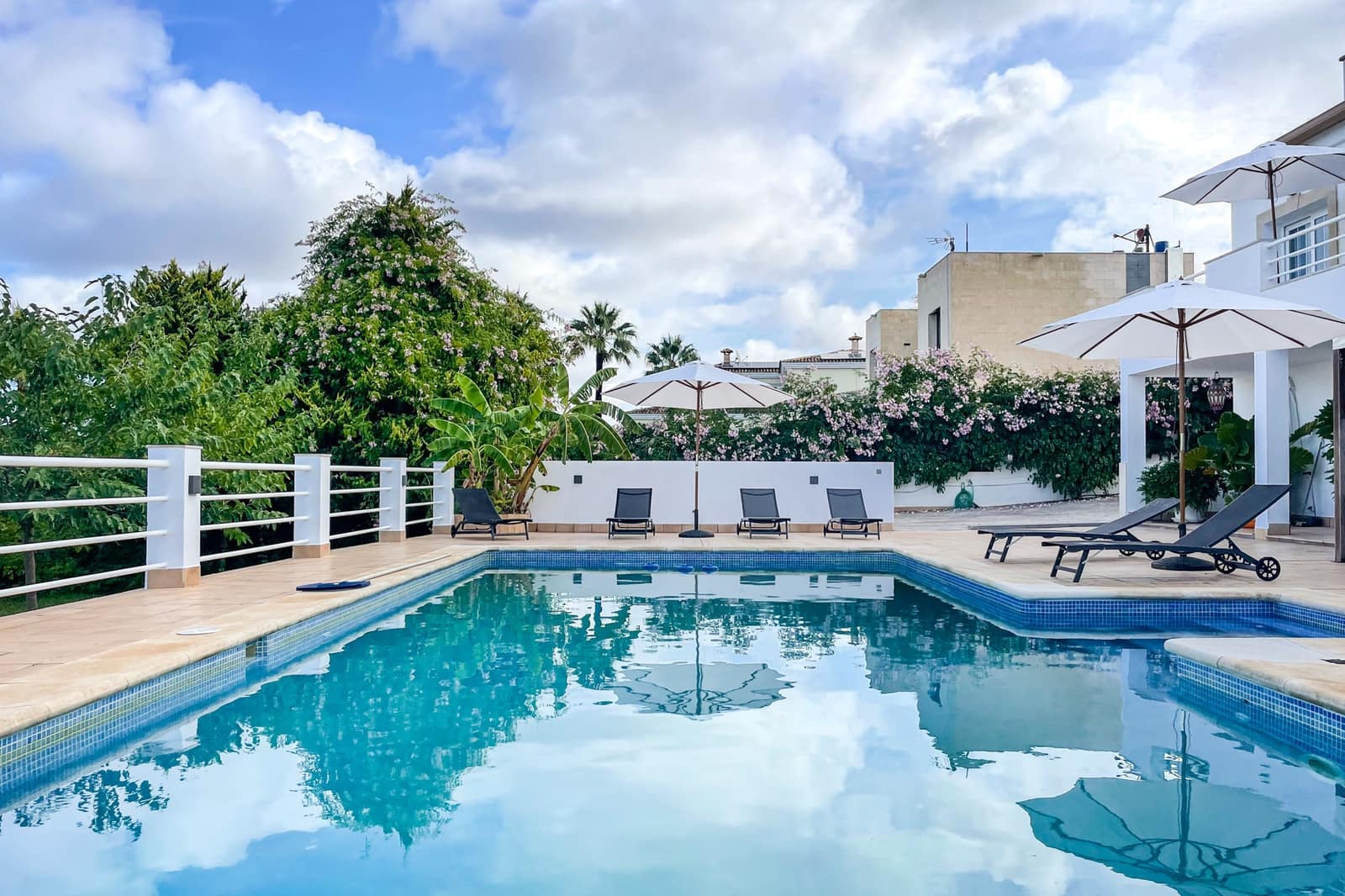 6 bedroom Villa for sale in Llucmajor with pool - € 1,500,000 (Ref: 9298866)