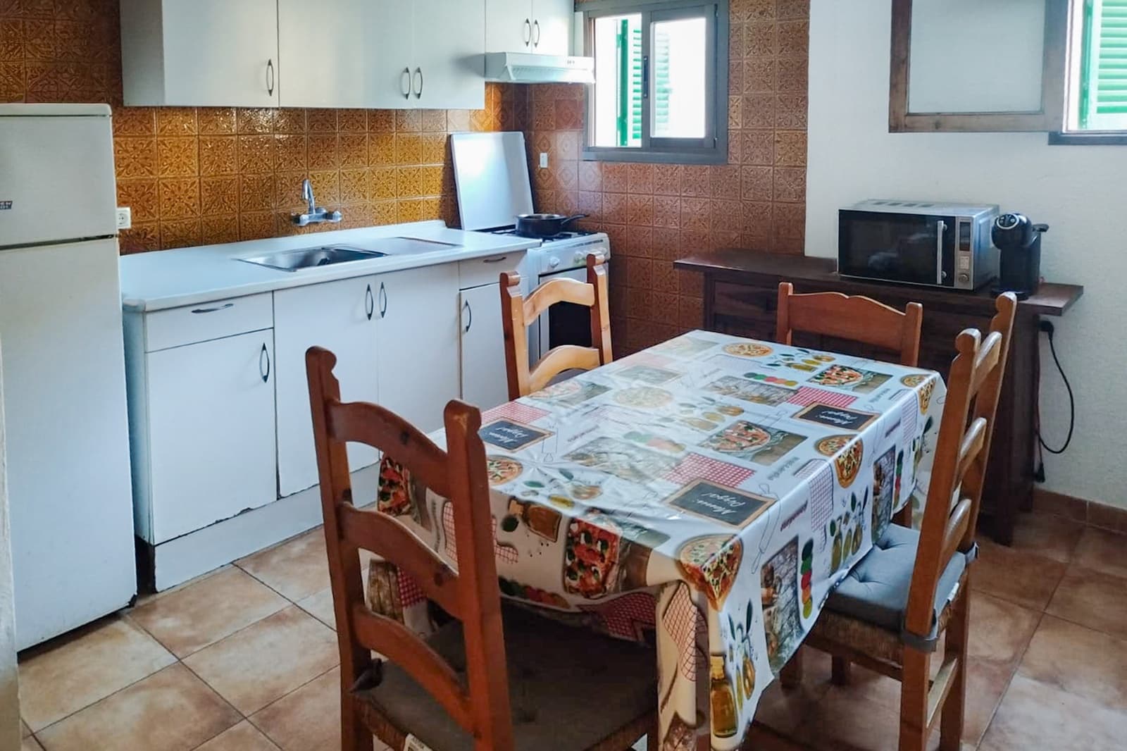 8 bedroom Villa for sale in Cala Ratjada - € 999,000 (Ref: 9301546)