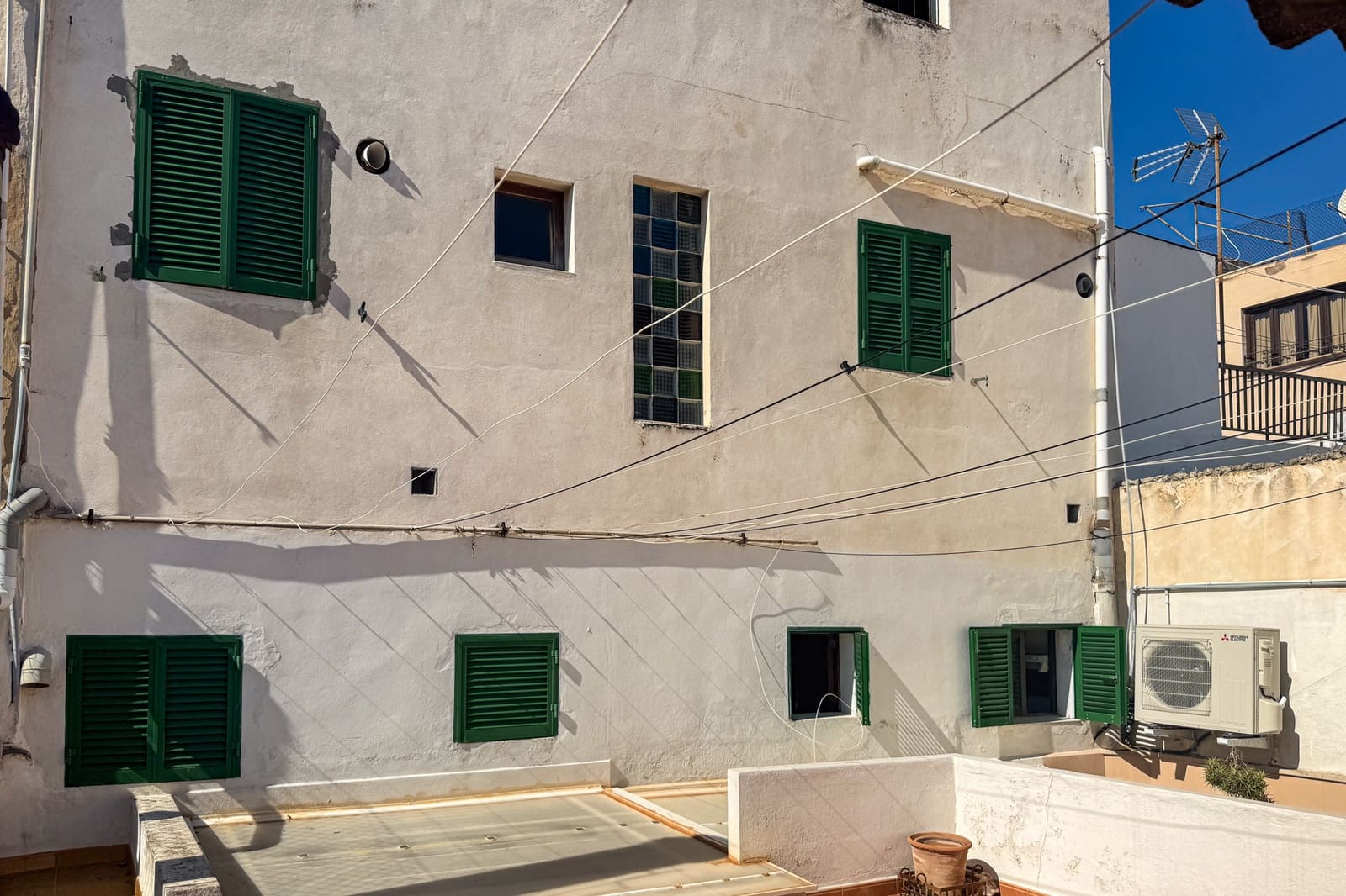 8 bedroom Villa for sale in Cala Ratjada - € 999,000 (Ref: 9301546)