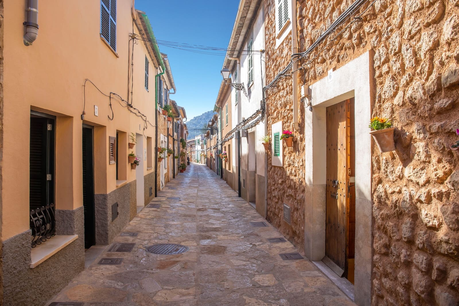 3 bedroom Townhouse for sale in Esporles with pool - € 855,000 (Ref: 9309057)