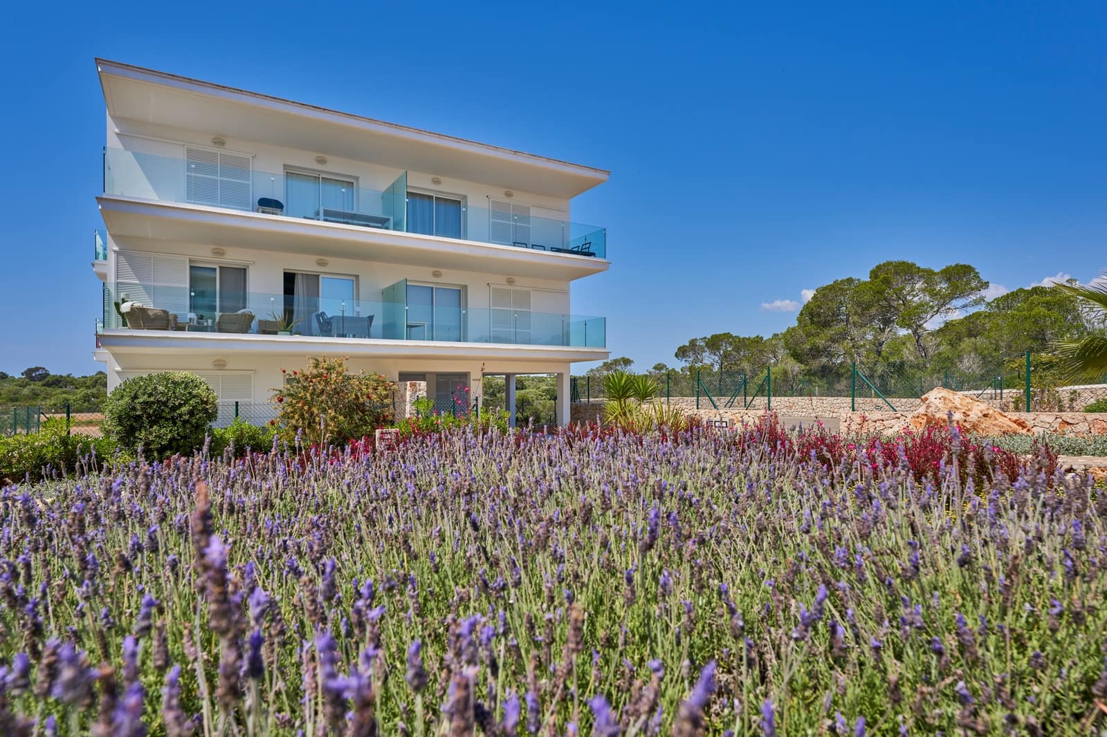 2 soverom Leilighet til salgs i Cala d'Or med svømmebasseng garasje - € 398 000 (Ref: 9314493)