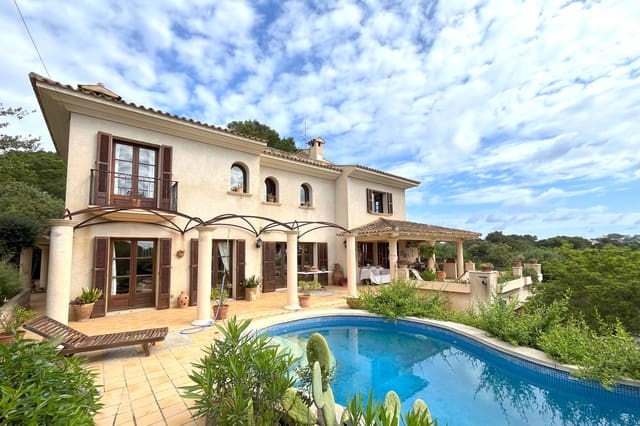 4 soveværelse Villa til salg i Cala Ratjada, Capdepera med swimmingpool - € 1.695.000 (Ref: 9319551)