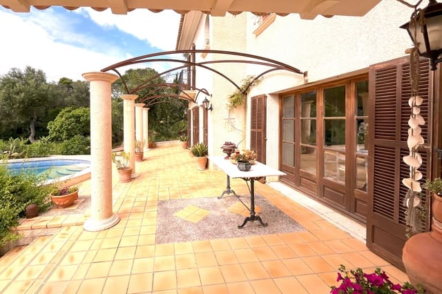 4 soveværelse Villa til salg i Cala Ratjada, Capdepera med swimmingpool - € 1.695.000 (Ref: 9319551)