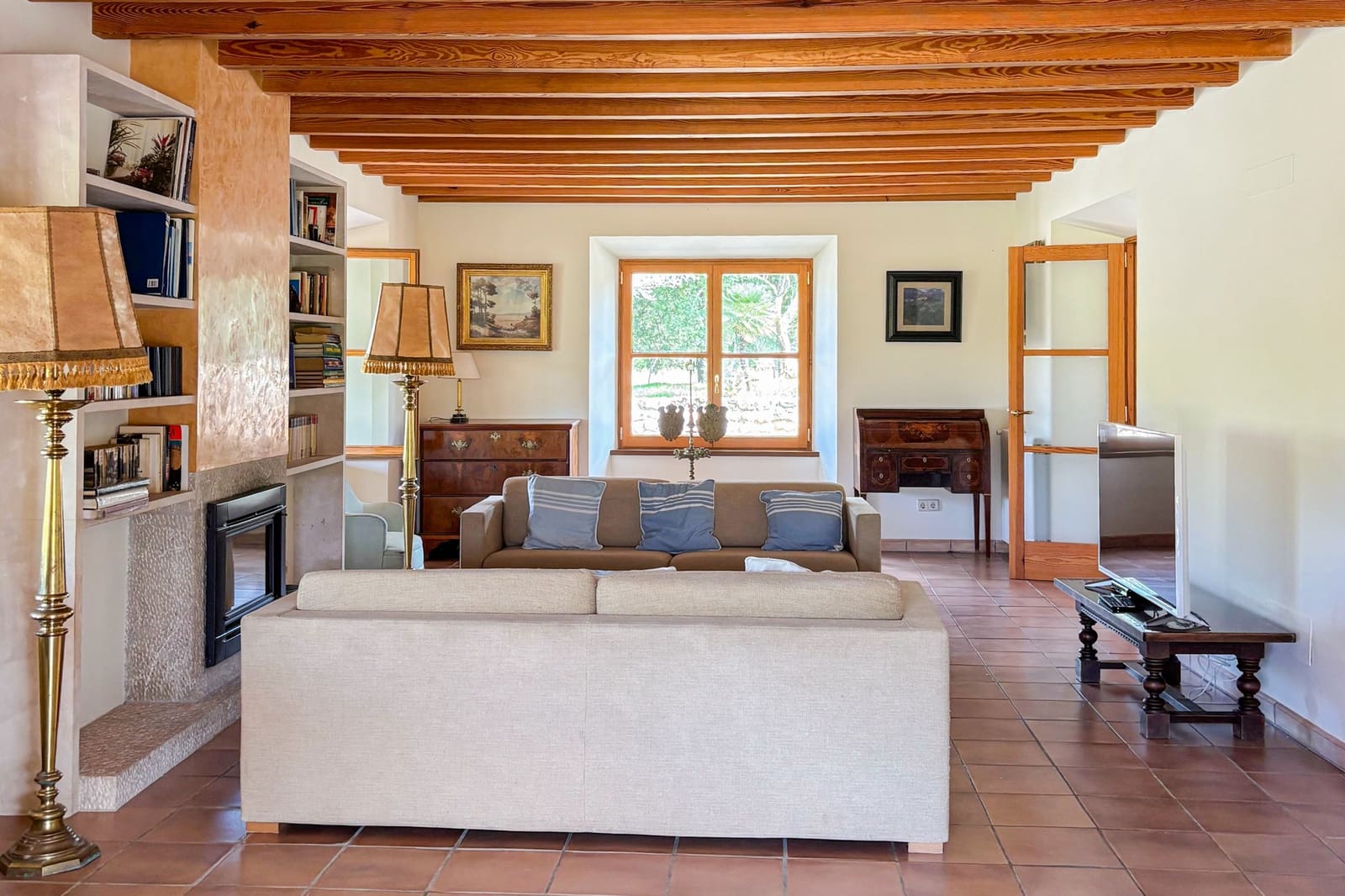 5 bedroom Finca/Country House for rent in Arta with pool - € 5,500 (Ref: 9329785)