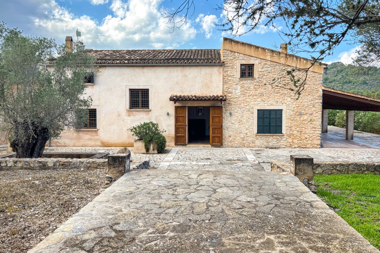 5 bedroom Finca/Country House for rent in Arta with pool - € 5,500 (Ref: 9329785)