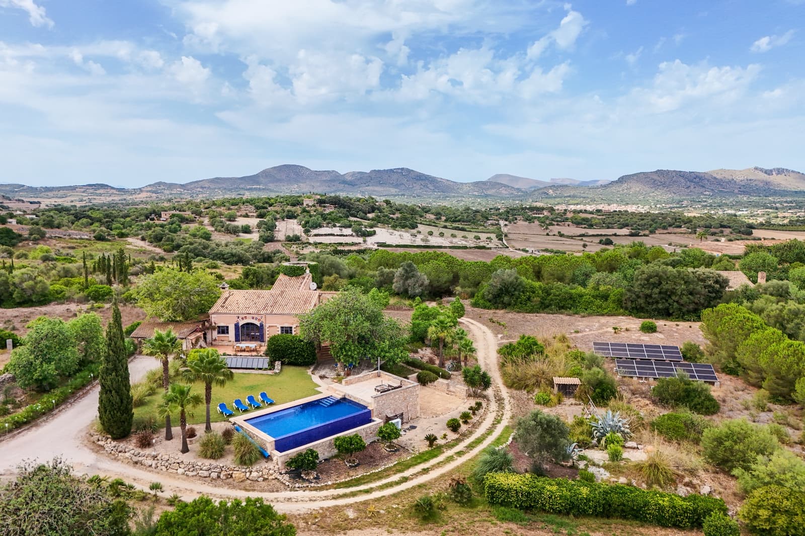 4 bedroom Finca/Country House for sale in Sant Llorenc des Cardassar with pool - € 1,849,000 (Ref: 9352829)