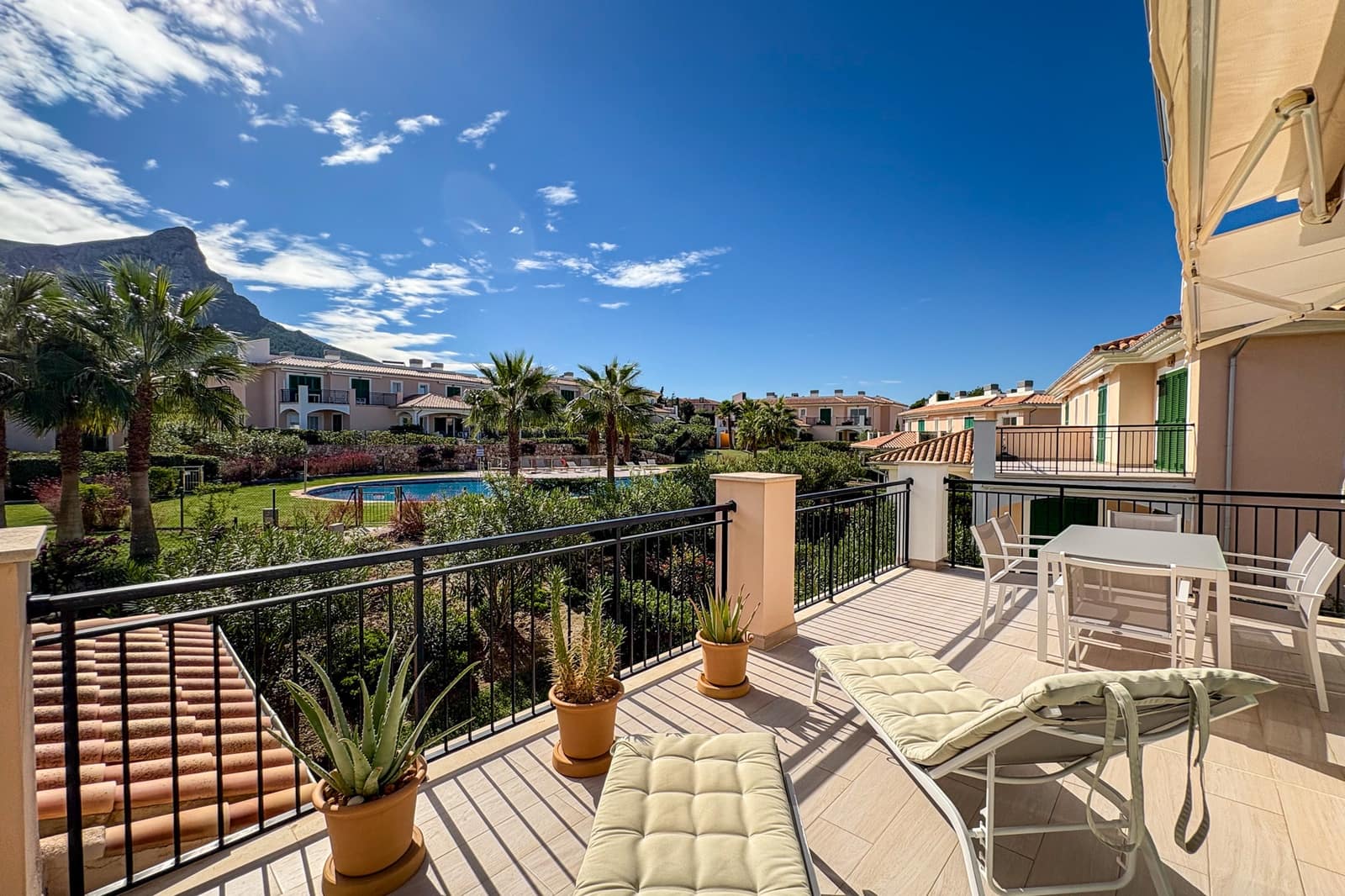 3 quarto Apartamento para venda em Colonia de Sant Pere / Colonia de San Pedro com piscina - 615 000 € (Ref: 9363219)