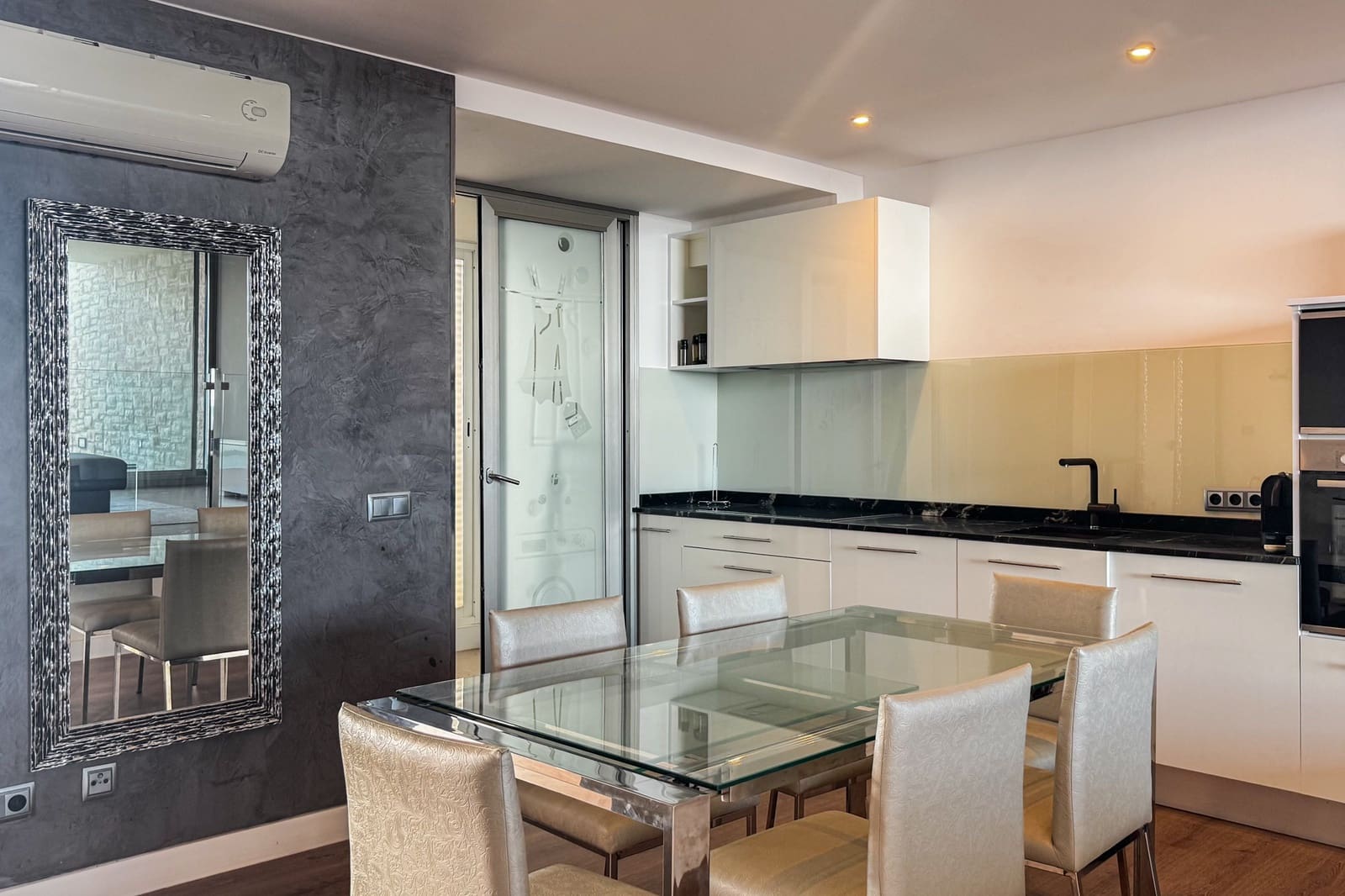 2 soverom Hus til salgs i Cala Ratjada med svømmebasseng garasje - € 1 250 000 (Ref: 9396737)