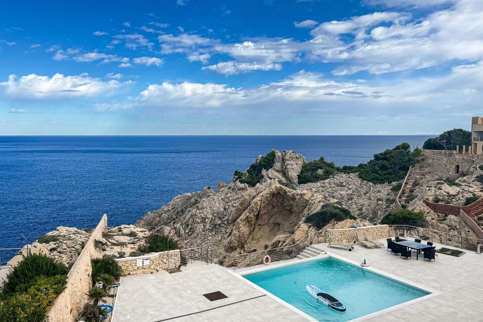 2 soverom Hus til salgs i Cala Ratjada med svømmebasseng garasje - € 1 250 000 (Ref: 9396737)