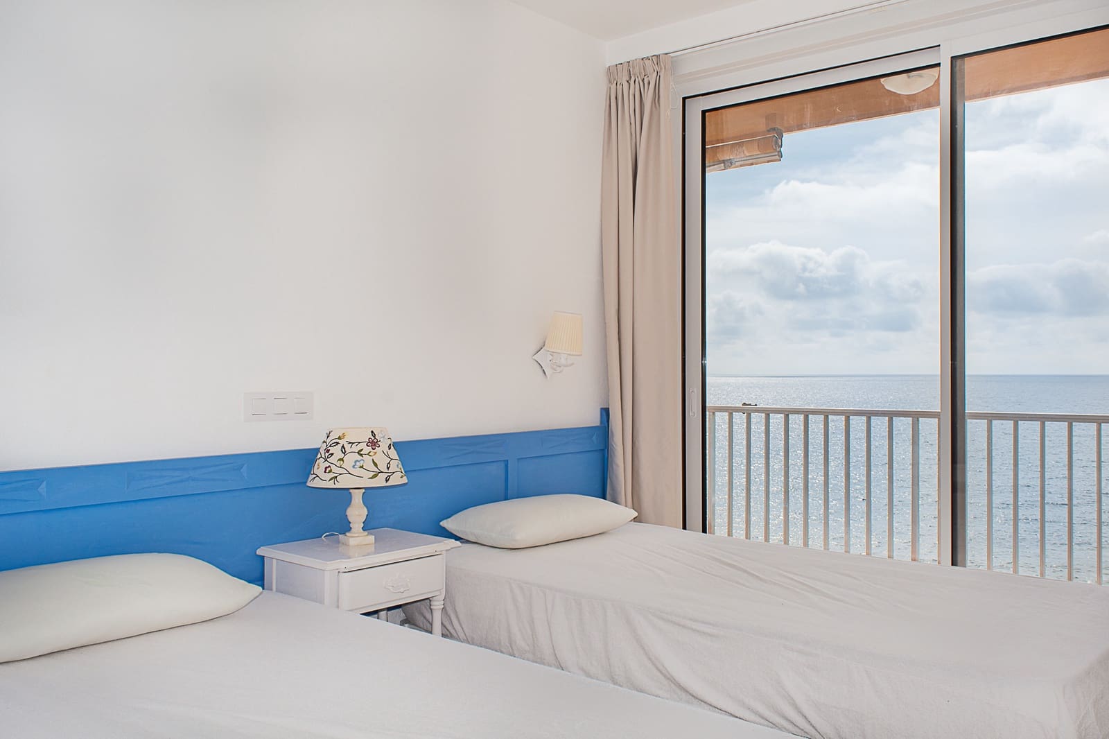 2 makuuhuone Huoneisto vuokrattavana paikassa Cala Ratjada mukana uima-altaan - 1 600 € (Ref: 9450869)