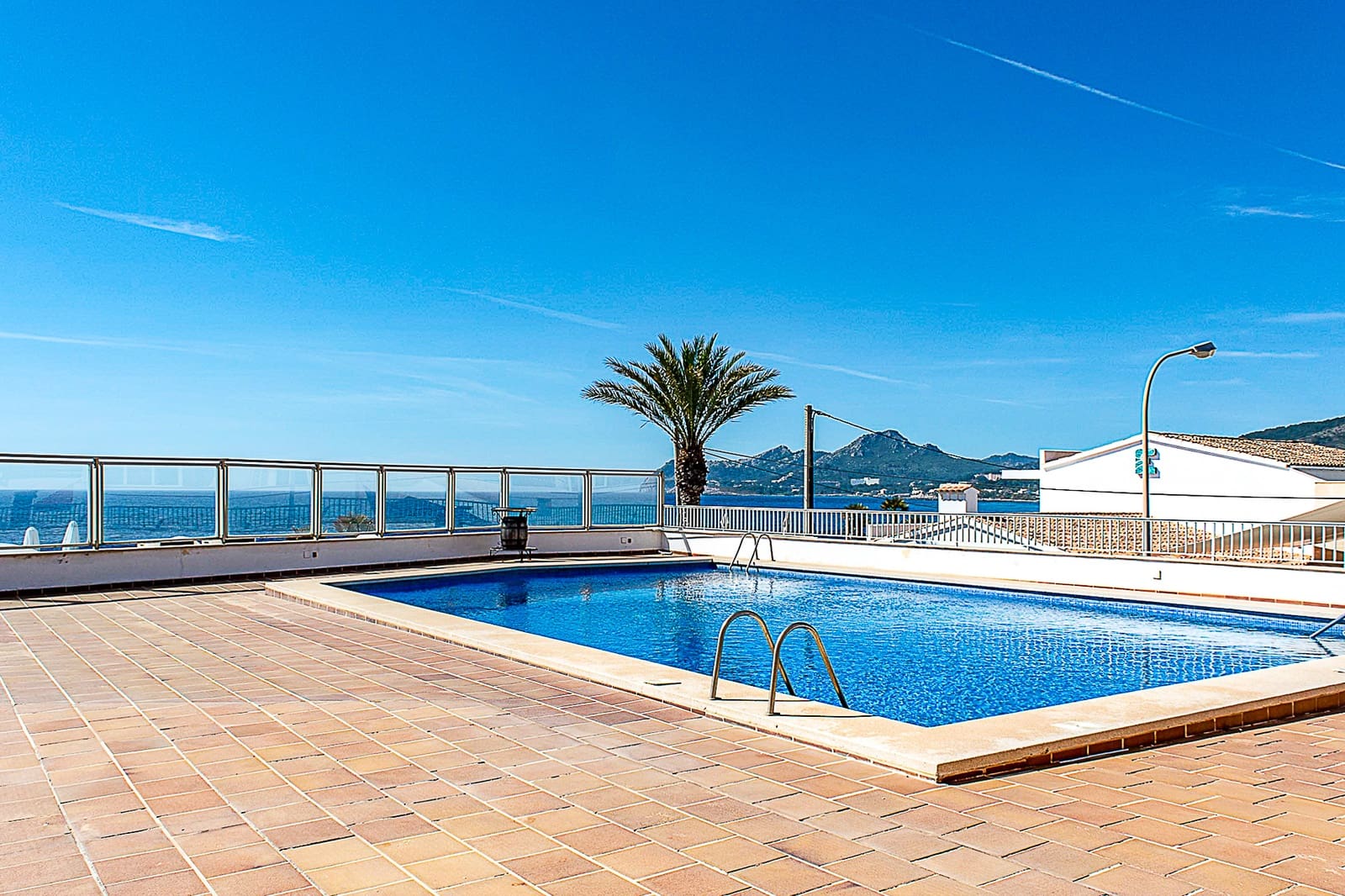 2 makuuhuone Huoneisto vuokrattavana paikassa Cala Ratjada mukana uima-altaan - 1 600 € (Ref: 9450869)