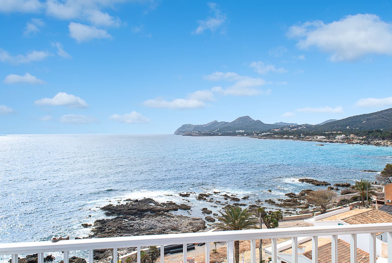 2 makuuhuone Huoneisto vuokrattavana paikassa Cala Ratjada mukana uima-altaan - 1 600 € (Ref: 9450869)