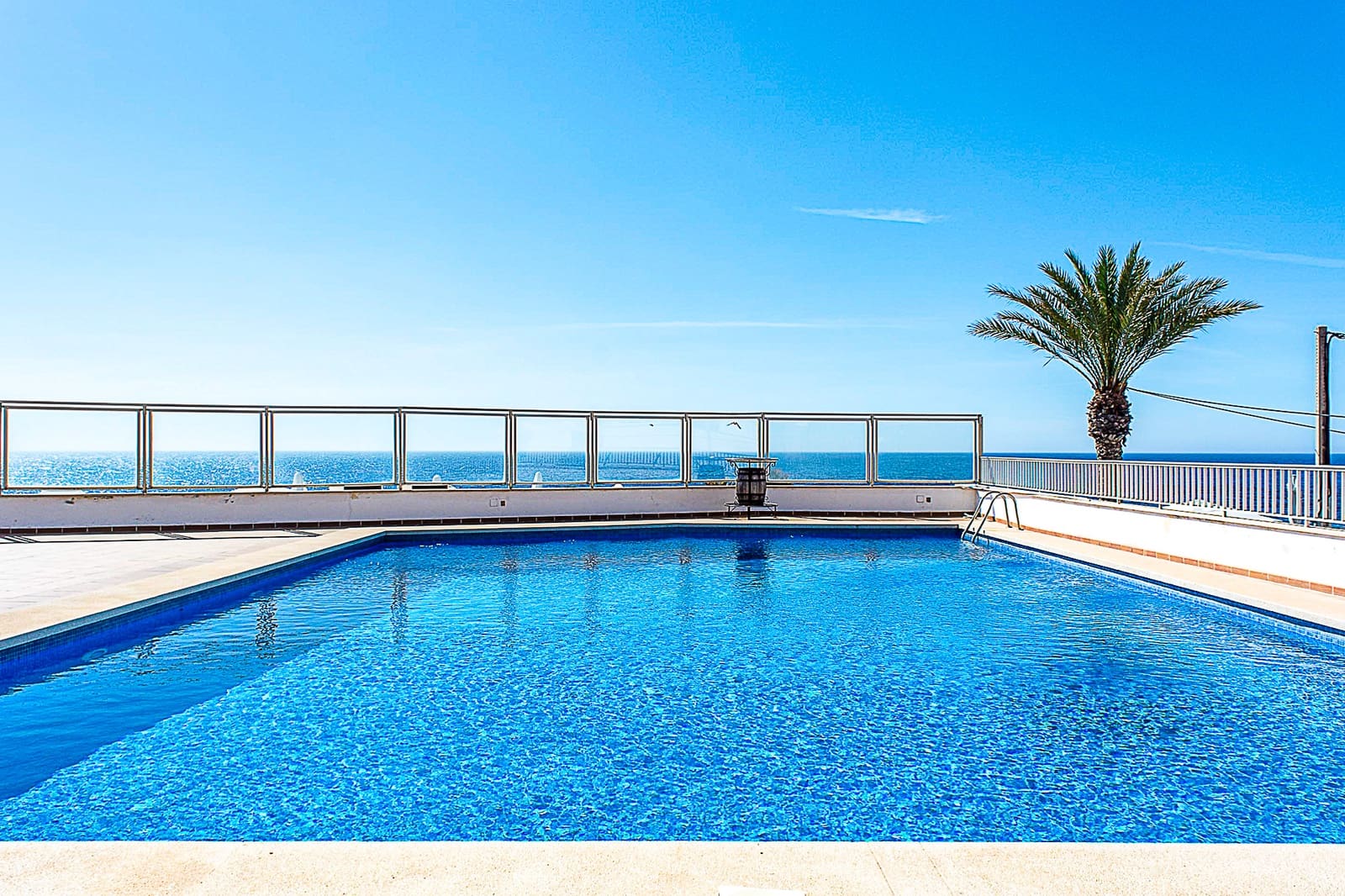 2 makuuhuone Huoneisto vuokrattavana paikassa Cala Ratjada mukana uima-altaan - 1 600 € (Ref: 9450869)