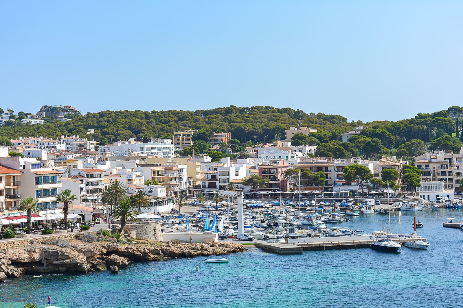 2 makuuhuone Huoneisto vuokrattavana paikassa Cala Ratjada mukana uima-altaan - 1 600 € (Ref: 9450869)