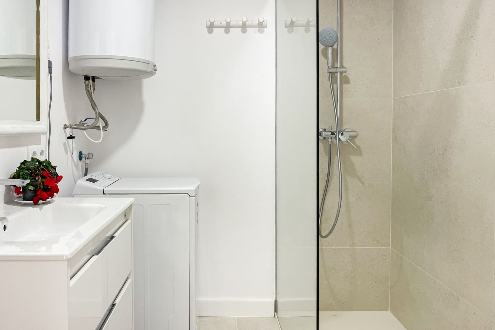 2 sovrum Lägenhet att hyra i Cala Ratjada med pool - 1 500 € (Ref: 9450869)