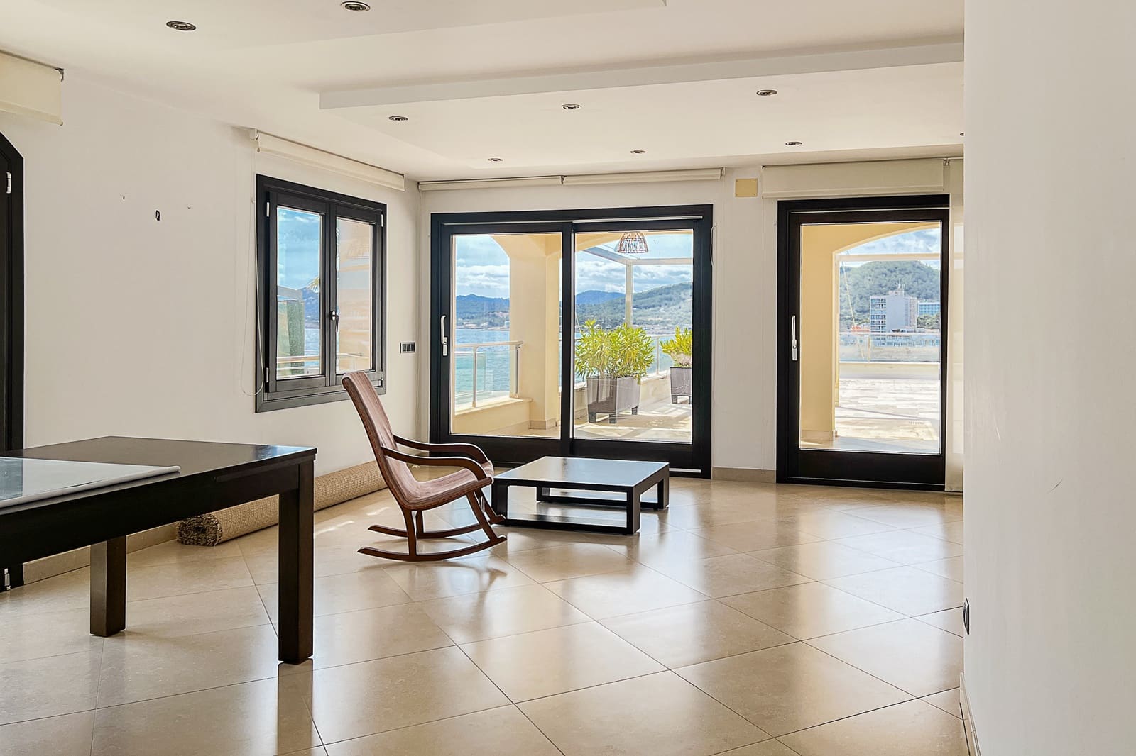 3 sovrum Lägenhet att hyra i Cala Ratjada med garage - 3 200 € (Ref: 9534951)