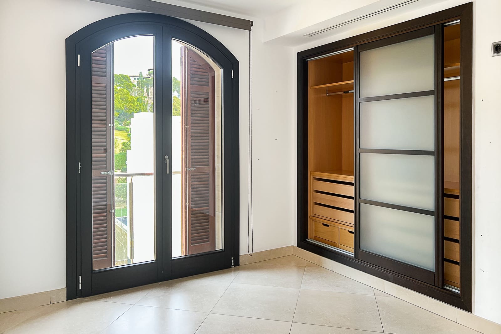 3 sovrum Lägenhet att hyra i Cala Ratjada med garage - 3 200 € (Ref: 9534951)