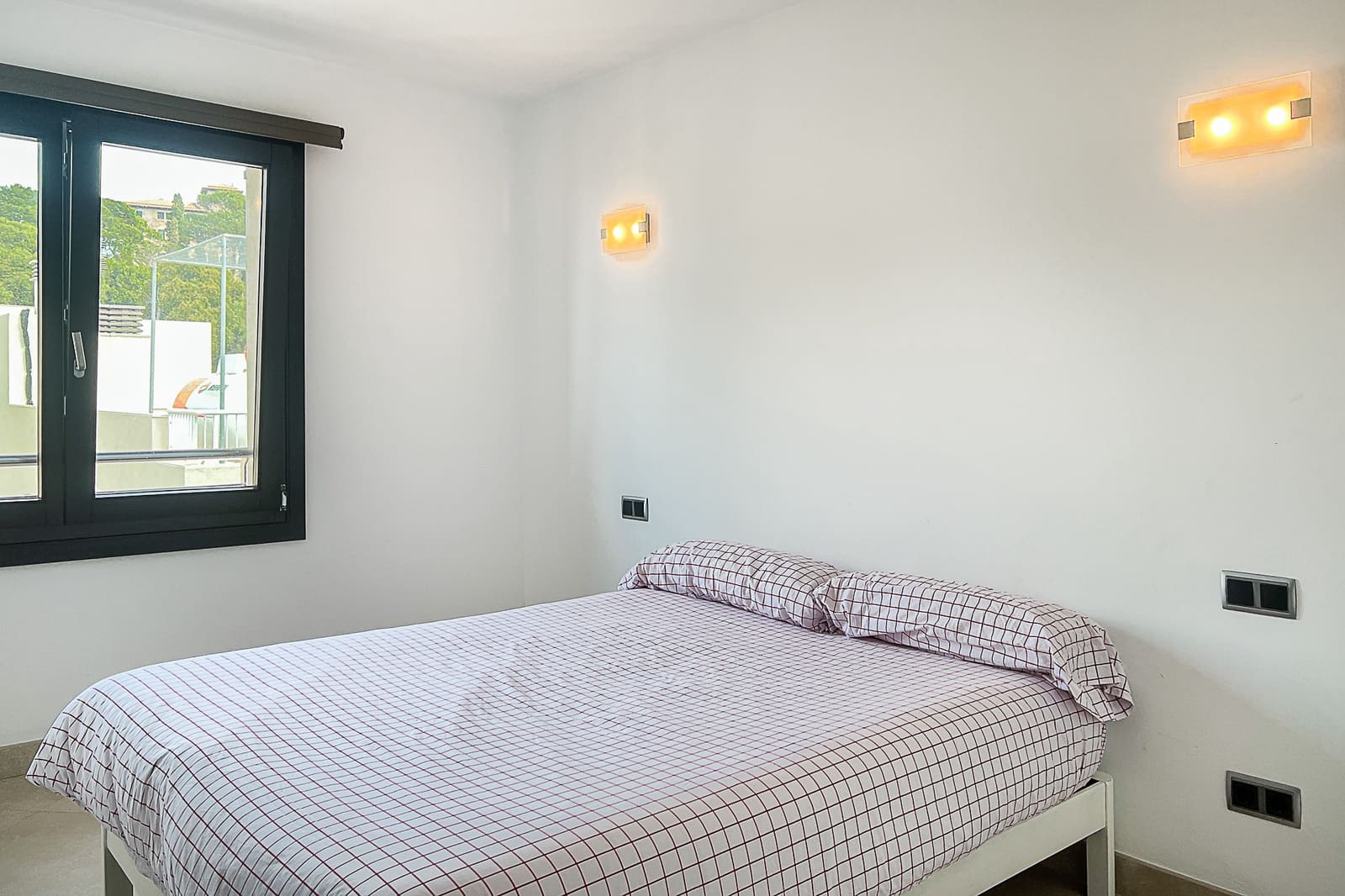 3 sovrum Lägenhet att hyra i Cala Ratjada med garage - 3 200 € (Ref: 9534951)