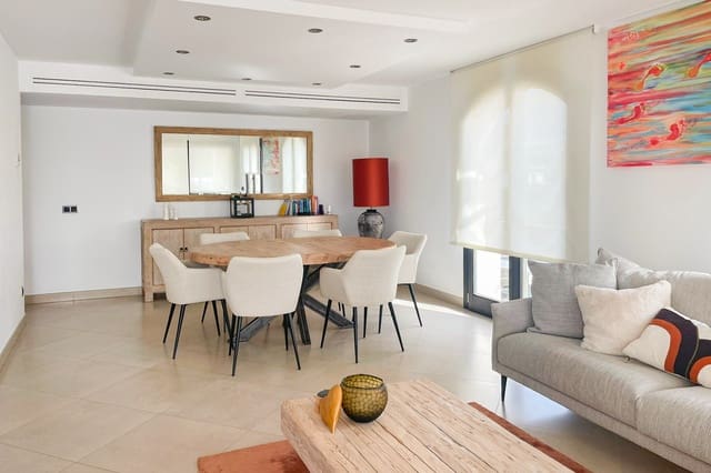 3 bedroom Apartment for rent in Cala Ratjada, Capdepera with garage - € 3,200 (Ref: 9534951)