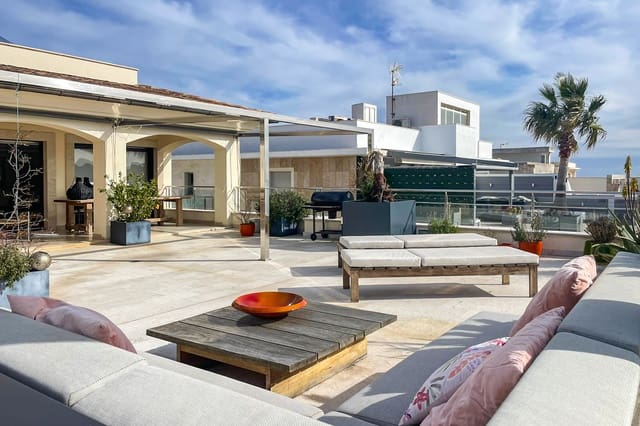 3 bedroom Apartment for rent in Cala Ratjada, Capdepera with garage - € 3,200 (Ref: 9534951)