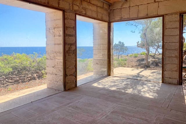 4 bedroom Villa for sale in Porto Petro, Santanyí with pool - € 6,500,000 (Ref: 9542509)