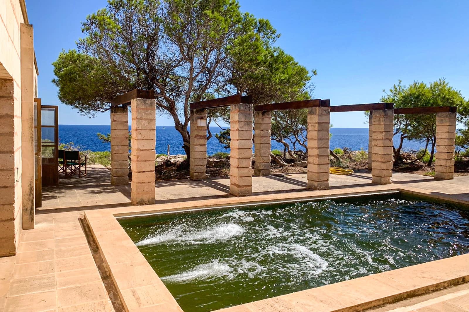 4 bedroom Villa for sale in Porto Petro with pool - € 6,500,000 (Ref: 9542509)