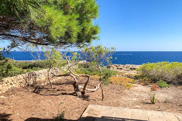 4 bedroom Villa for sale in Porto Petro, Santanyí with pool - € 6,500,000 (Ref: 9542509)